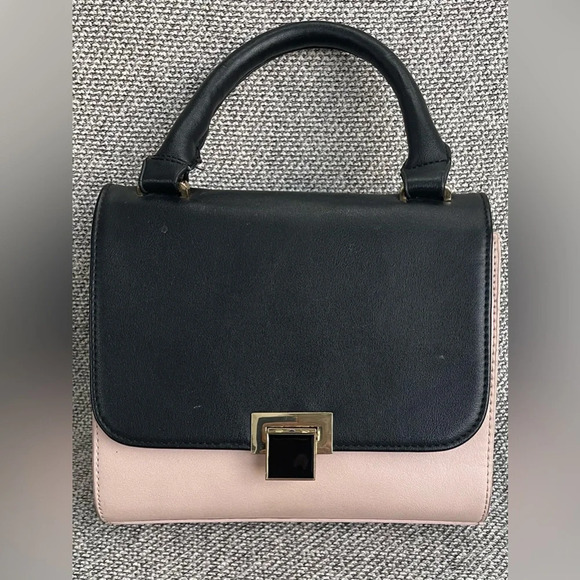 Elegant Black and Pink Satchel with Gold Accent - Picture 4 of 16
